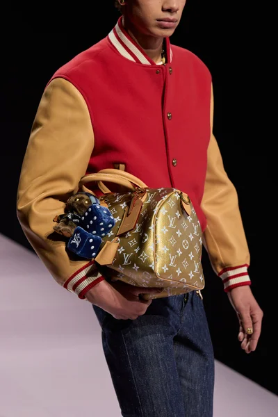 Look 93